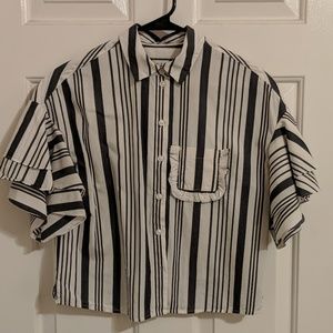 Blouse with ruffle sleeves